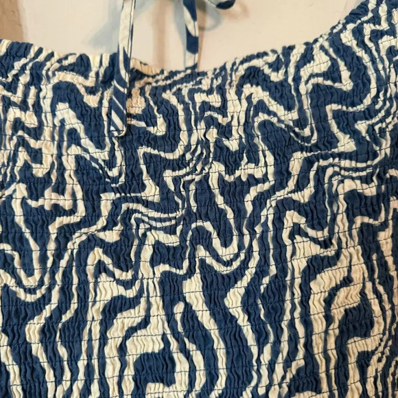 Ava & Viv Womens Cropped Blouse Top 2X Blue Cotton Short Sleeves V-Neck Smocked - Picture 5 of 8